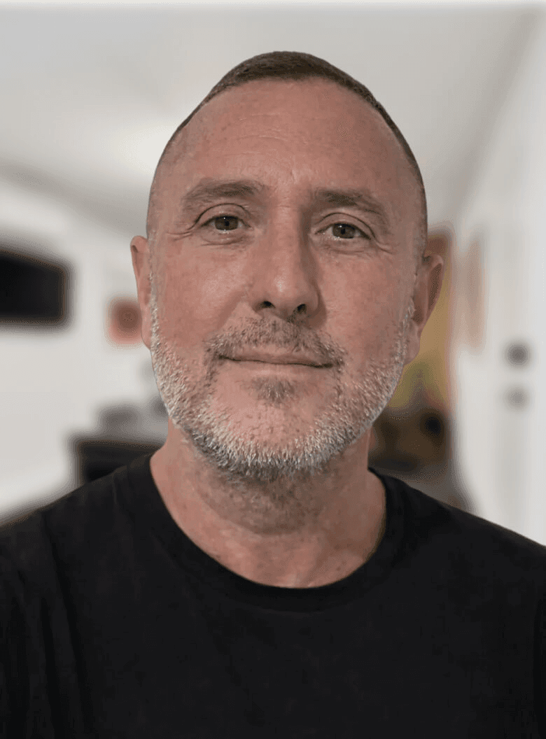Tomás